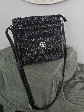 Black & White Fabric Crossbody By Giani Bernini